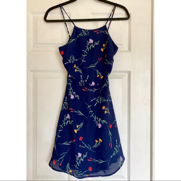 Lulus Dresses & Skirts - Lulu’s Floral Summer Dress - Size S